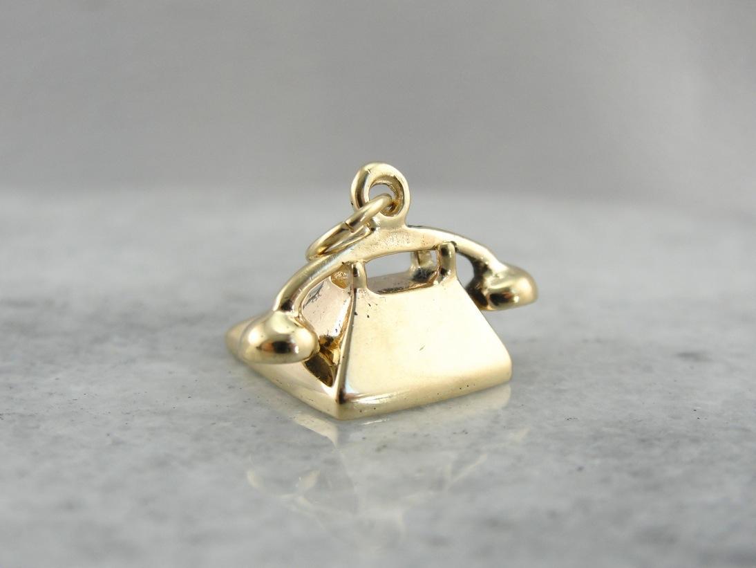 ¿Hola, es a mi a quien estás buscando? Encanto de teléfono rotatorio vintage