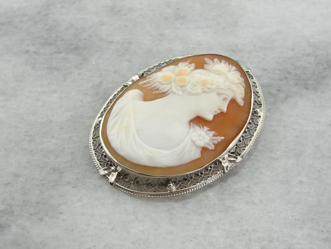 Vintage Cameo Pendant in Filigree Frame