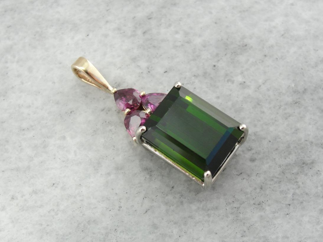 La esposa del maharajá: colgante en forma de gota de turmalina verde oscuro y turmalina rosa