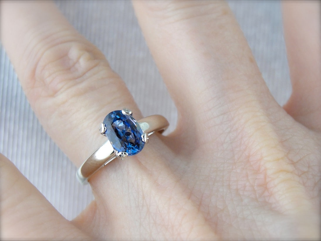 Large Sapphire Solitaire Engagement Ring in White Gold, Timeless Elegance