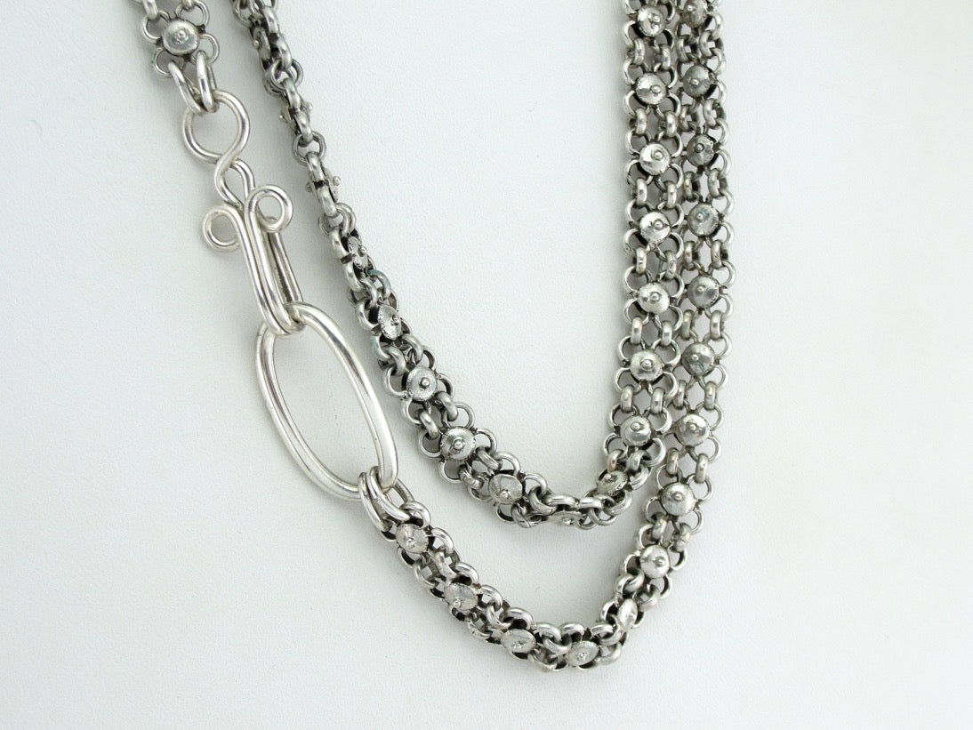 Collar de eslabones florales hecho a mano con cierre de gancho decorativo grande