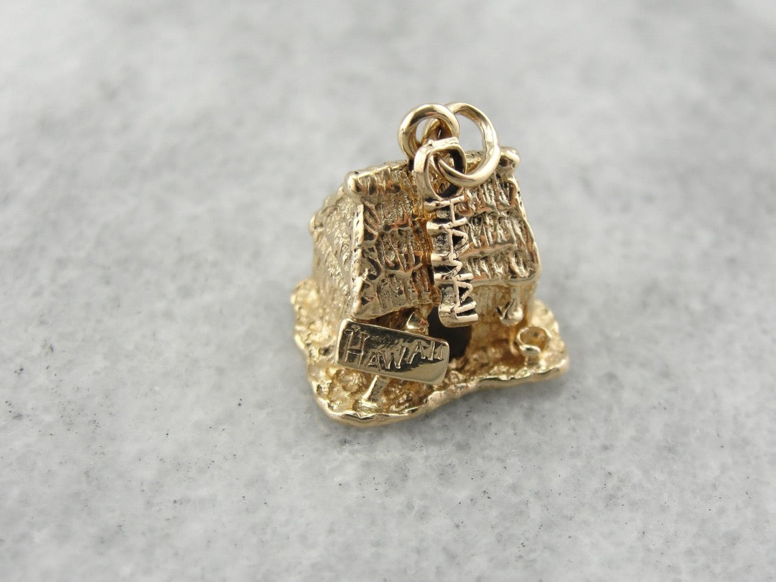 ¡Aloha! Casa hawaiana con techo de paja, encanto de oro macizo de Hawái