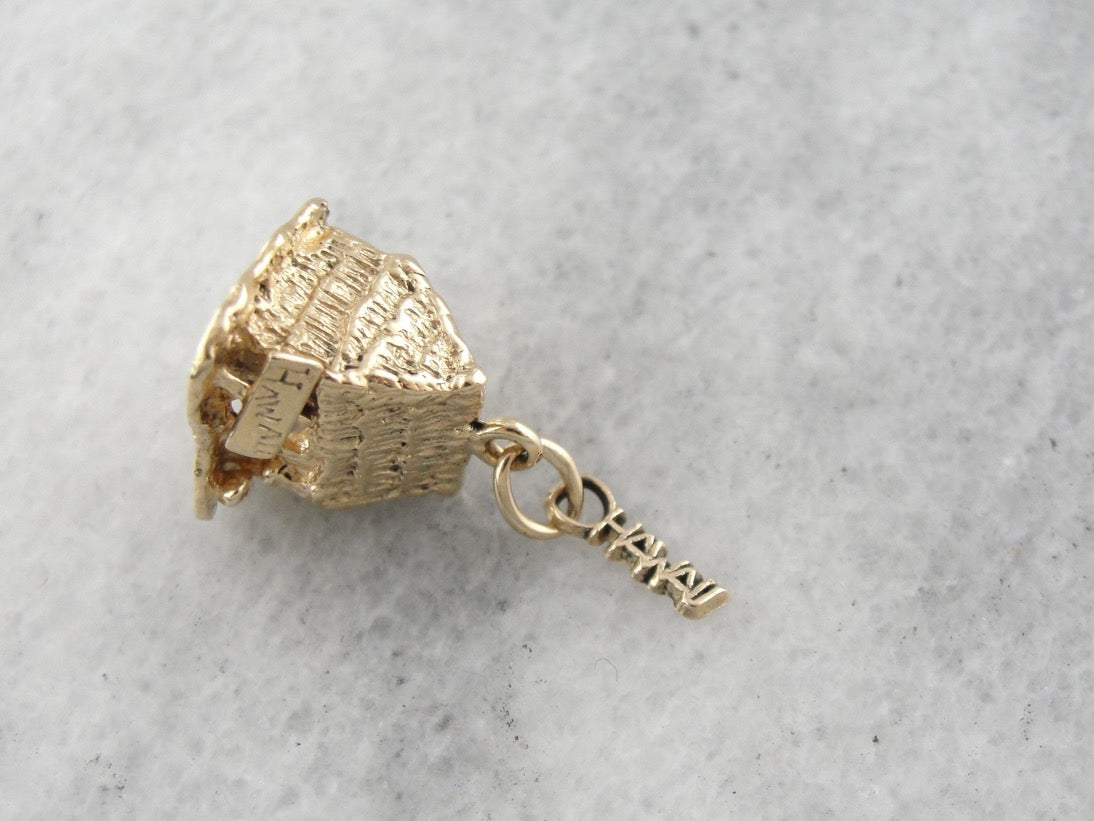 ¡Aloha! Casa hawaiana con techo de paja, encanto de oro macizo de Hawái