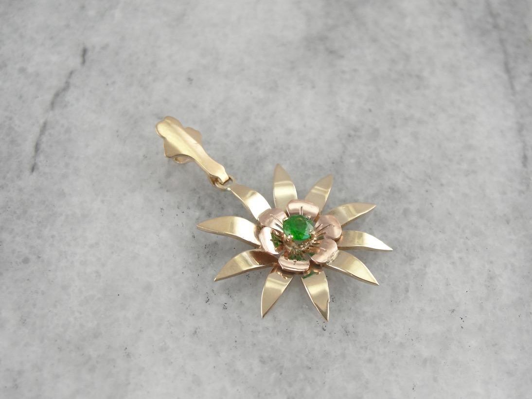 Colgante floral de oro granate demantoide