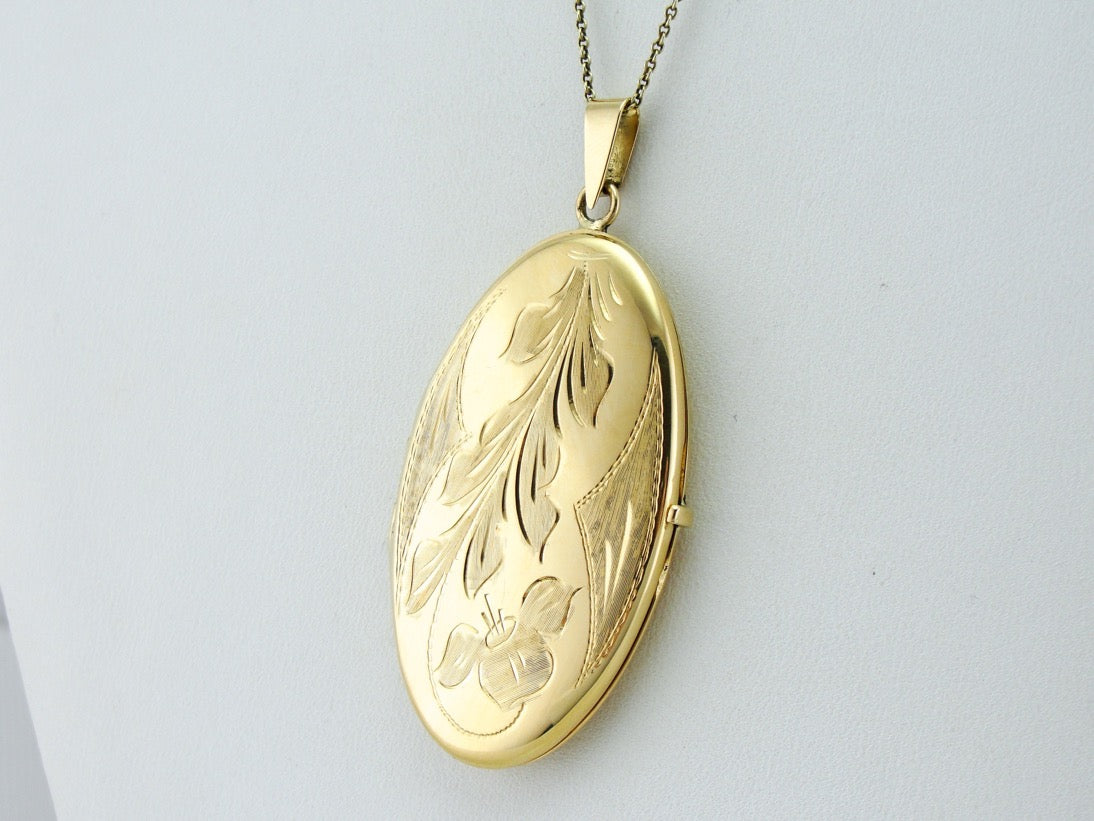 Vintage Yellow Gold Locket with Scrolling Floral Motif