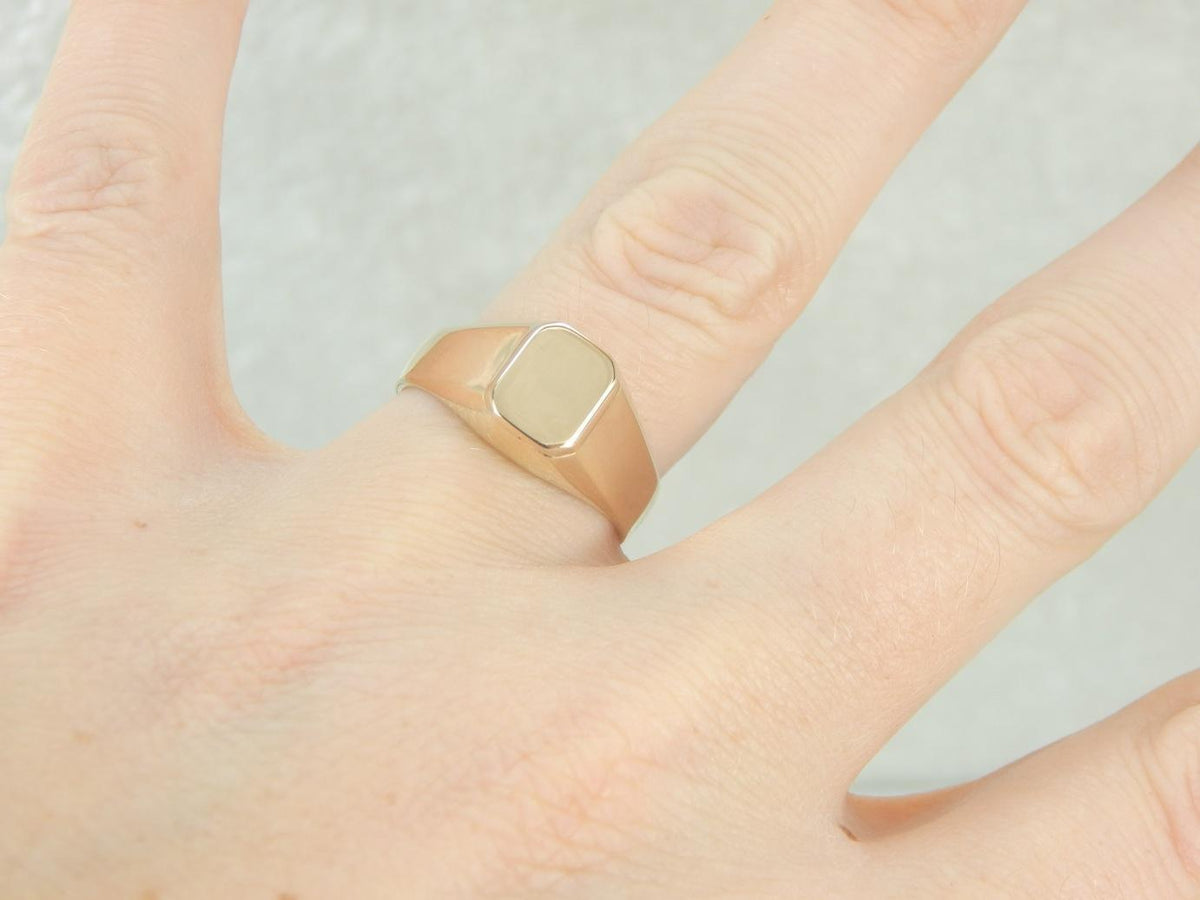 Unisex Signet Ring in Polished Yellow Gold