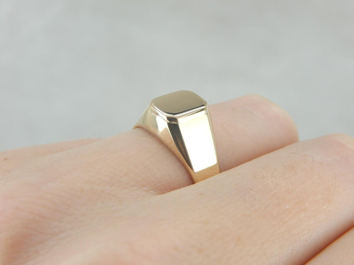 Unisex Signet Ring in Polished Yellow Gold
