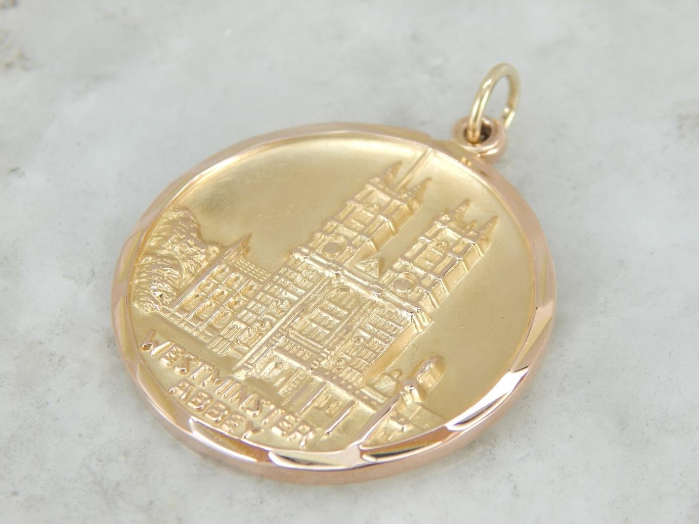 Westminster Abby Medallion in Polished Yellow Gold