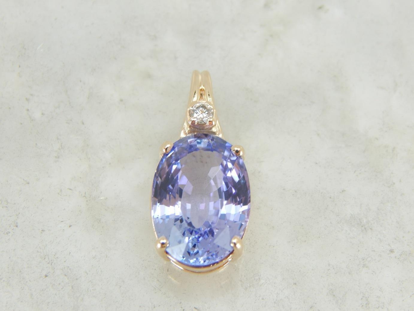 Statement Jewel: Tanzanite Pendant in Yellow Gold