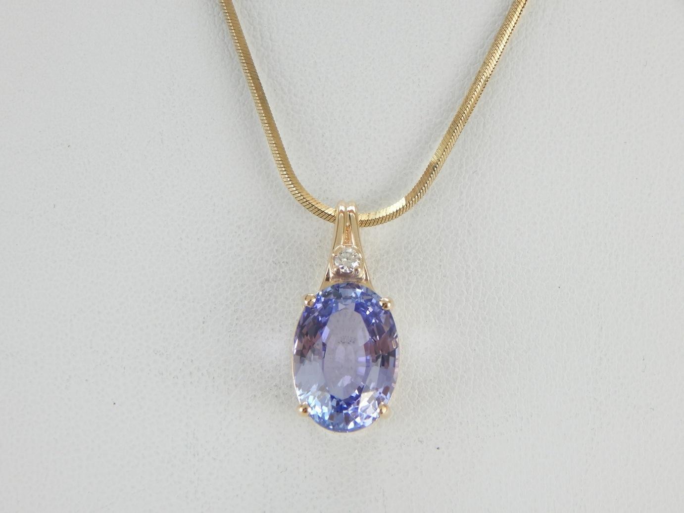 Statement Jewel: Tanzanite Pendant in Yellow Gold
