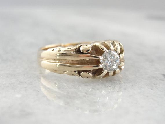 Victorian Engagement Ring in Fine Yellow Gold with Diamond Center