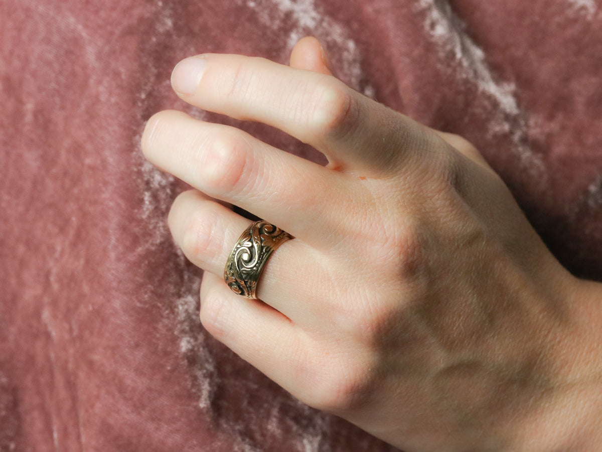 Ornate Art Carved Pattern Band