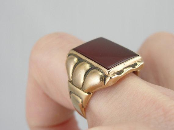 Retro Era Men‚Äôs Carnelian Statement Ring