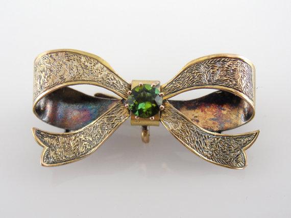 Sweet Antique Bow Brooch with Green Tourmaline