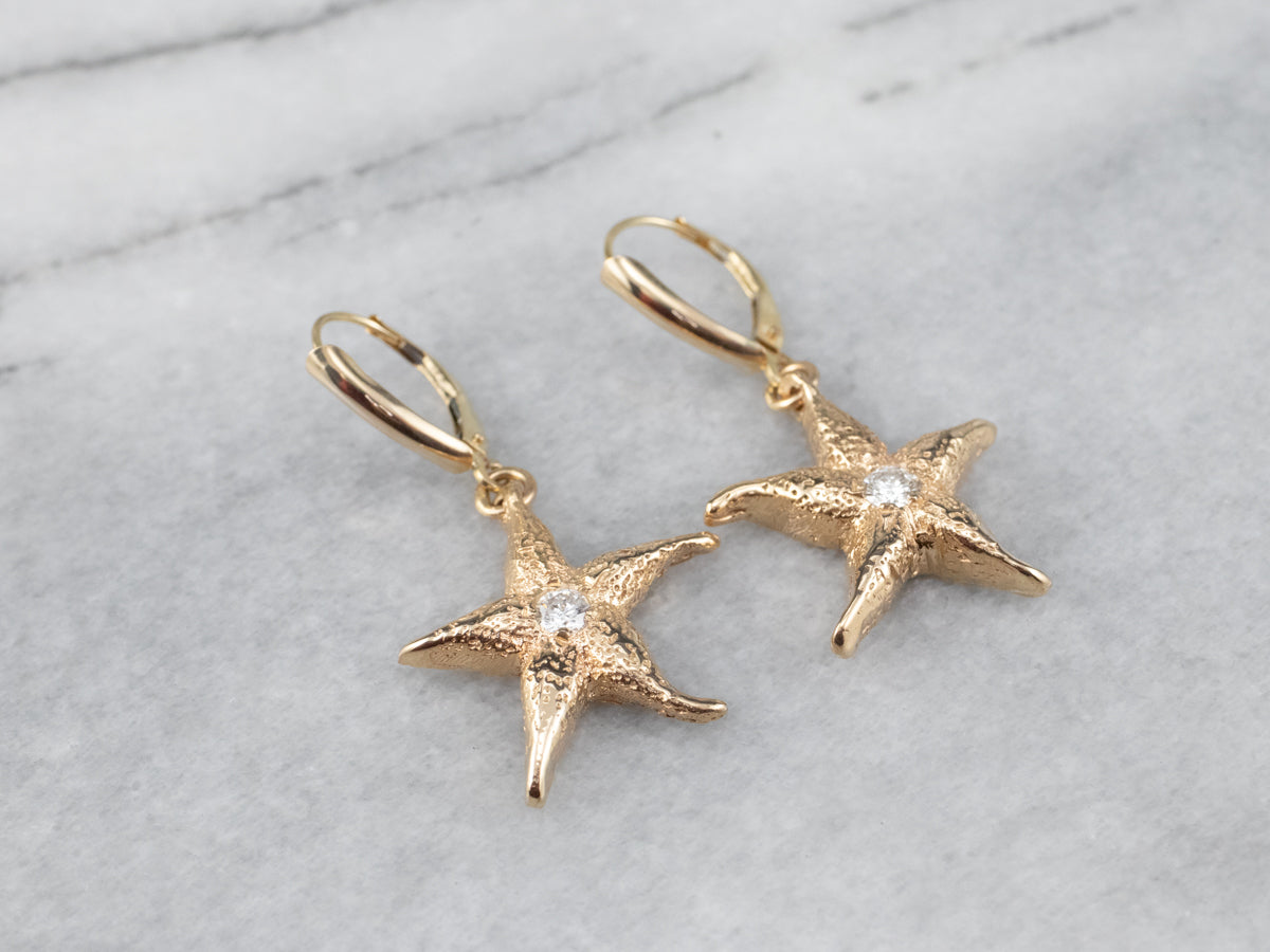 Pendientes colgantes con forma de estrella de mar y diamantes texturizados