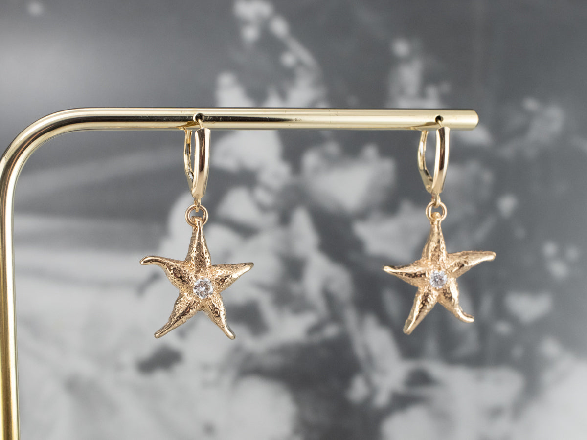 Pendientes colgantes con forma de estrella de mar y diamantes texturizados