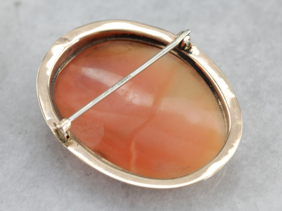 Broche de oro con camafeo antiguo