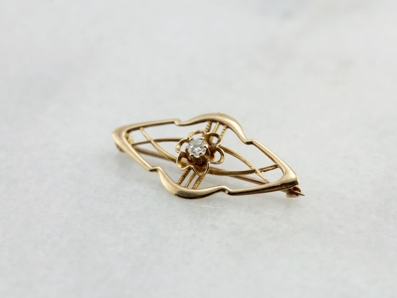 Vintage Buttercup Set Diamond Pin in Yellow Gold