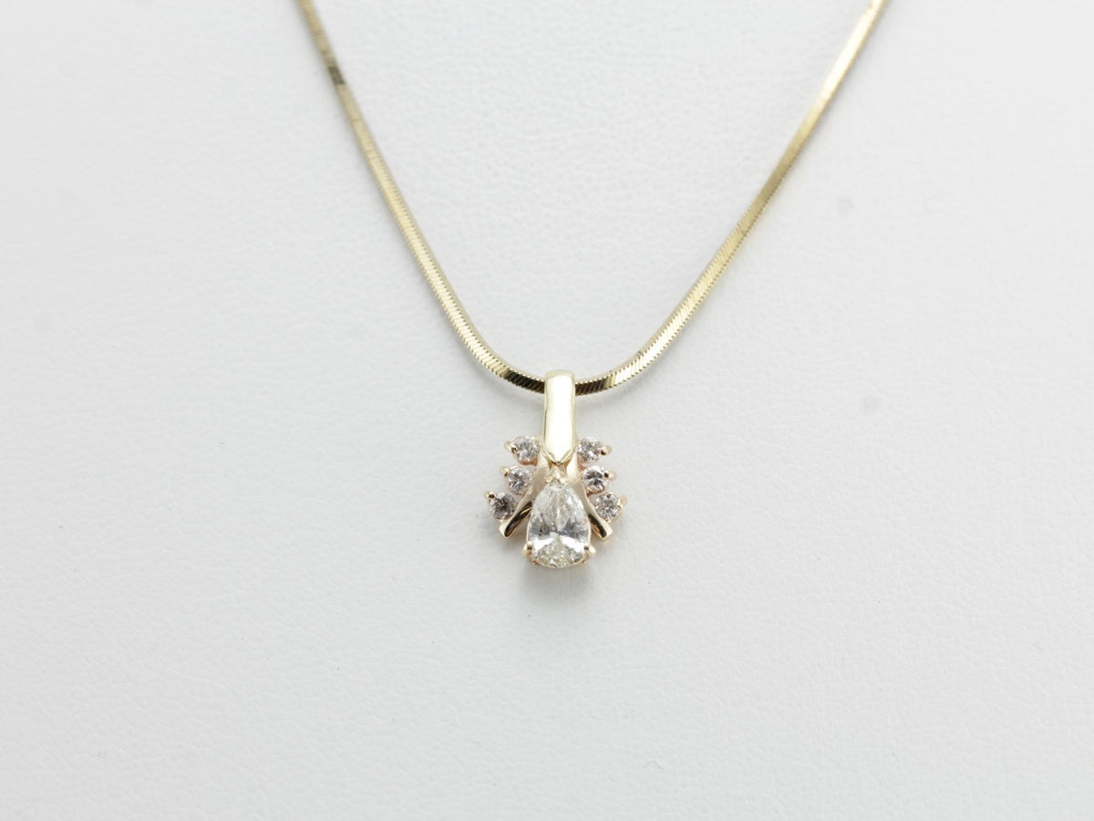 Sparkling Bright Diamond Pendant in Yellow Gold