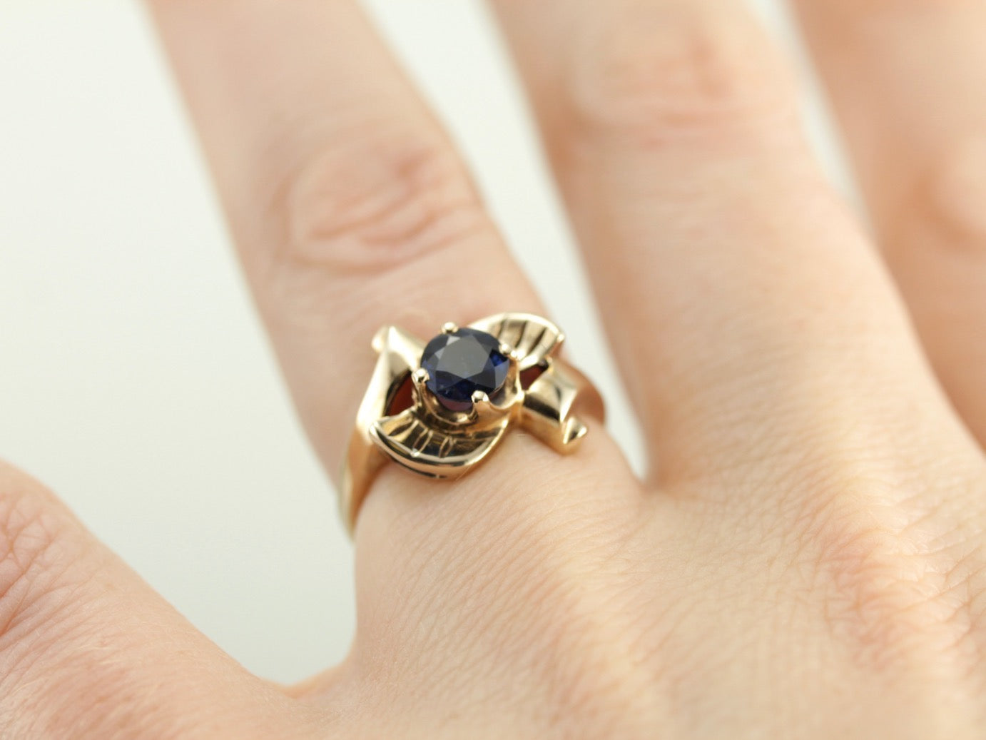 Vintage Retro Bow Ring with Sapphire Center