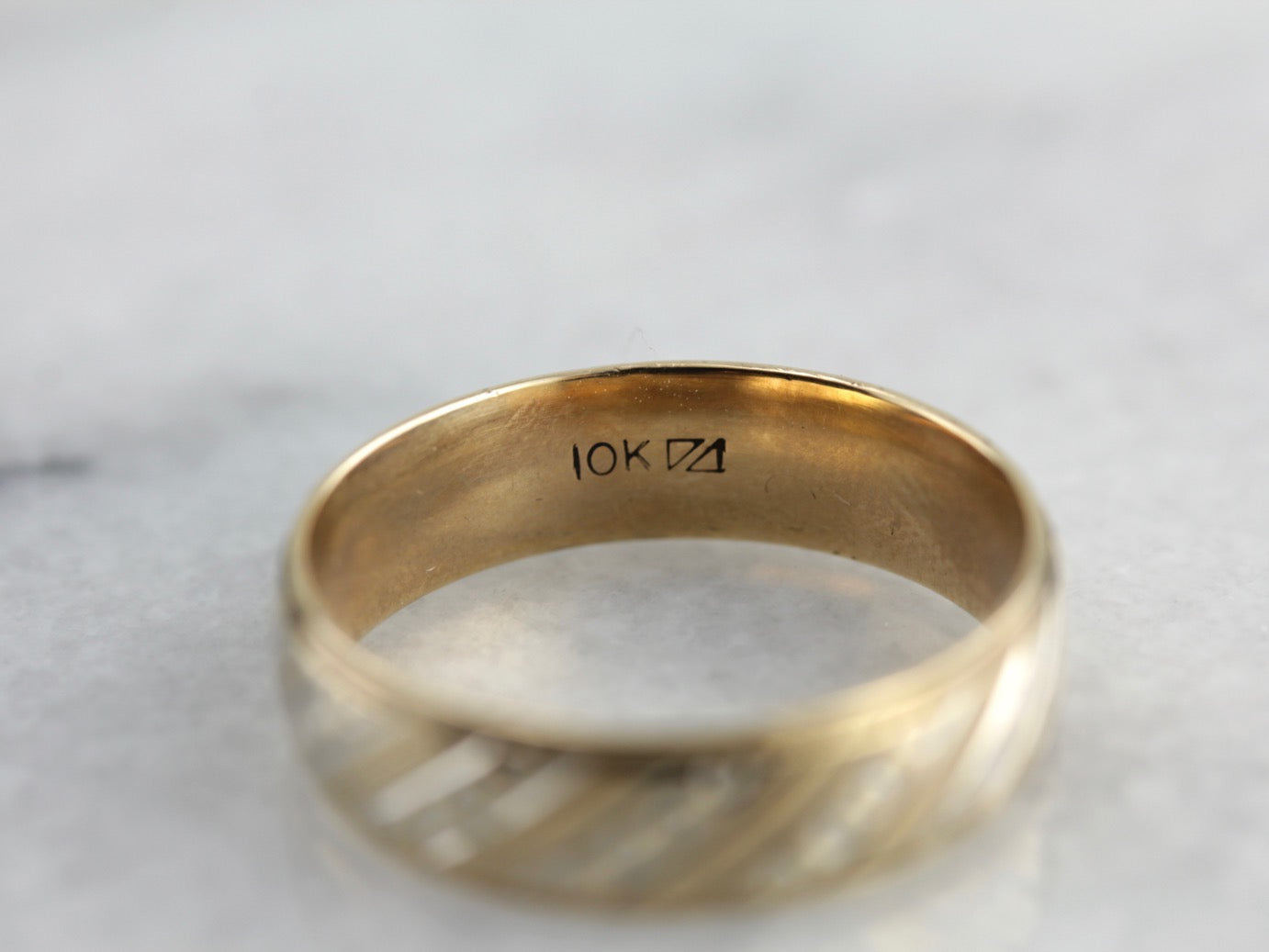 Sweet Vintage Wedding Band with Geometric Dot Pattern