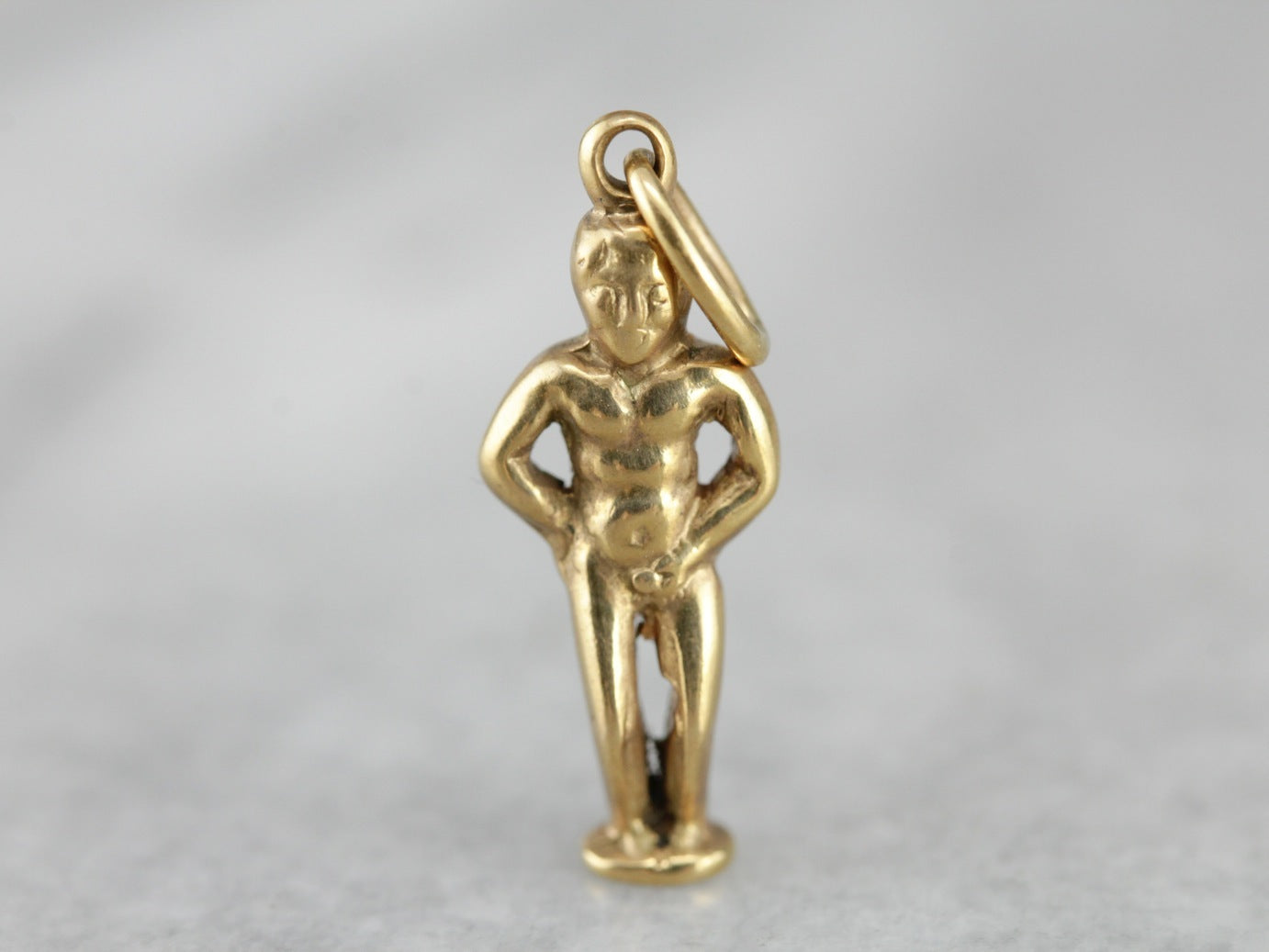 Classic Brussels Statue Gold Charm