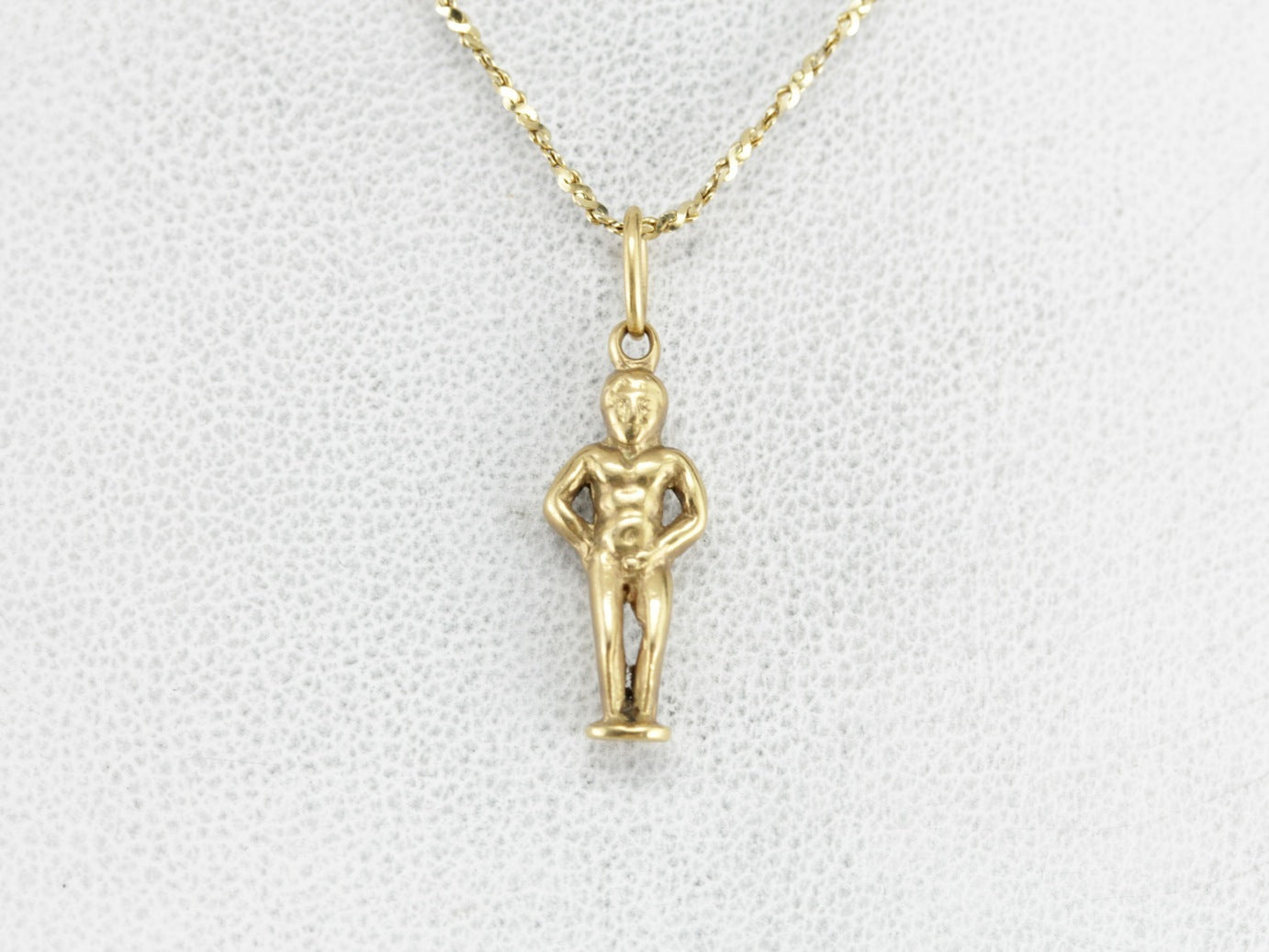 Classic Brussels Statue Gold Charm
