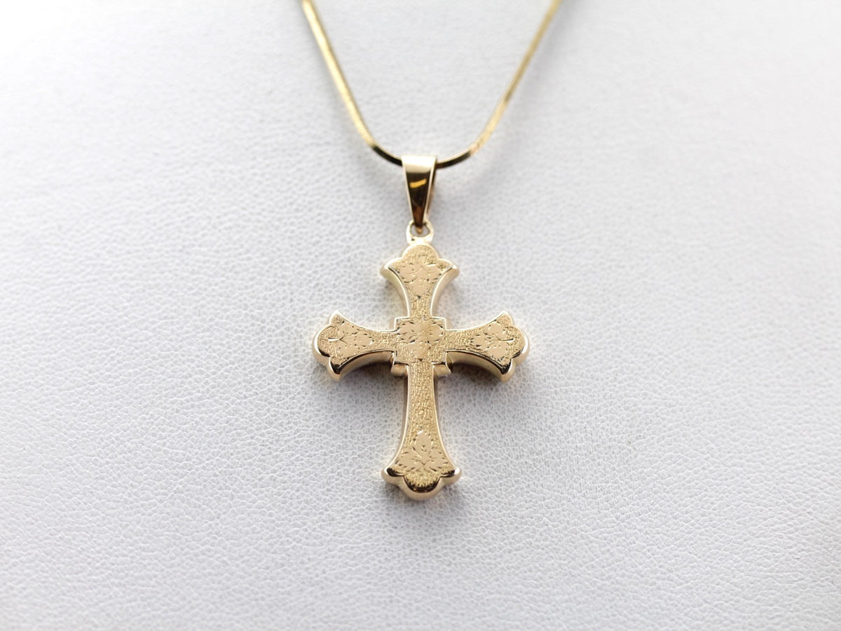 Beautiful Leaf Motif Cross Pendant in Large Size