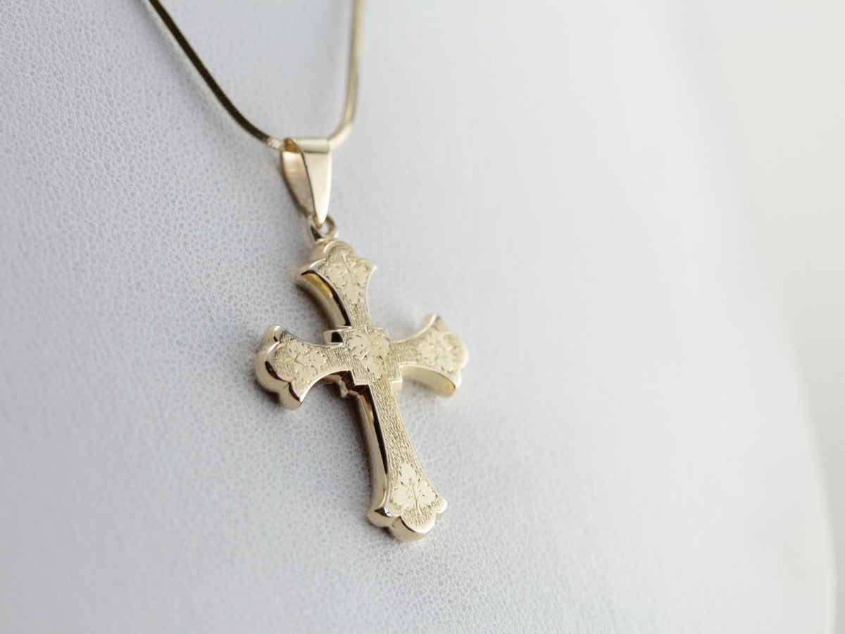 Beautiful Leaf Motif Cross Pendant in Large Size