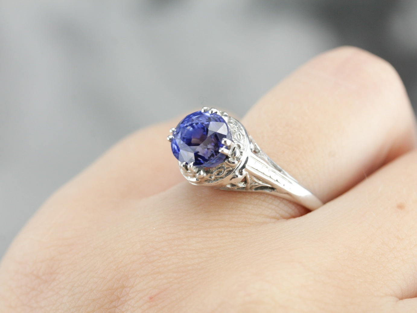 Art Deco White Gold Filigree Ceylon Sapphire Engagement Ring