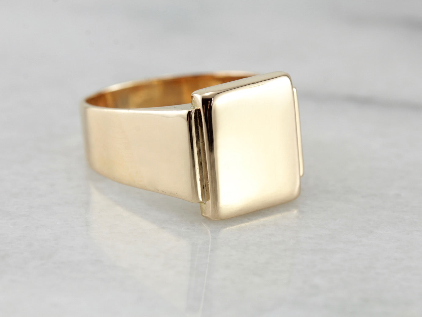 Hefty Men's Signet Ring Crafted of Fine Gold