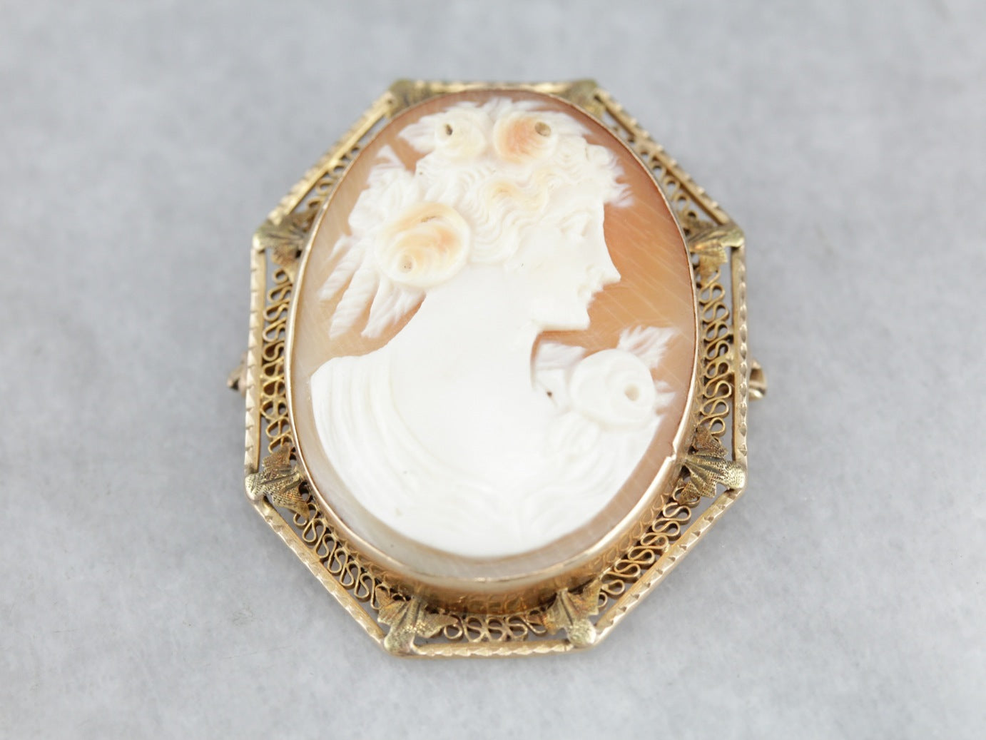Vintage Cameo Filigree Pendant or Brooch