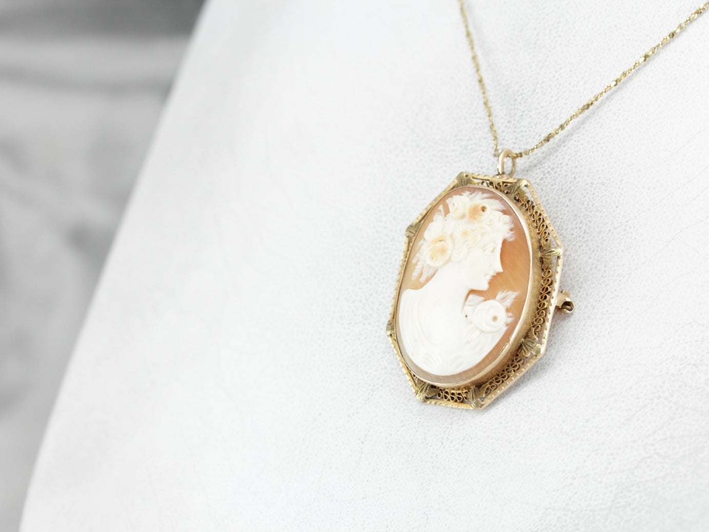 Colgante o broche de filigrana de cameo vintage