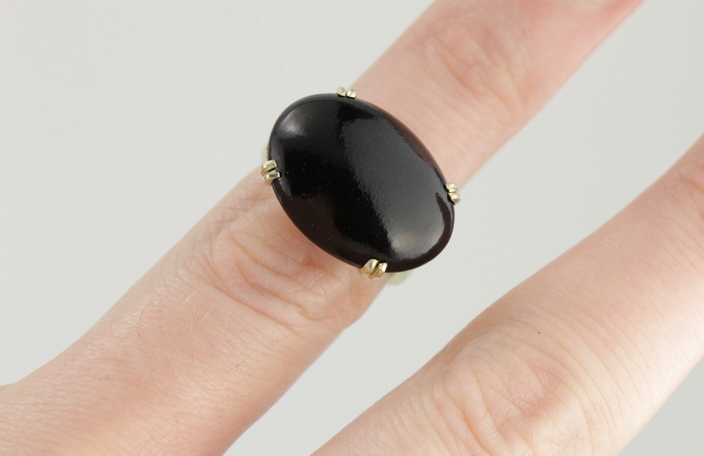 Vintage Black Coral Cocktail Ring in Green Gold