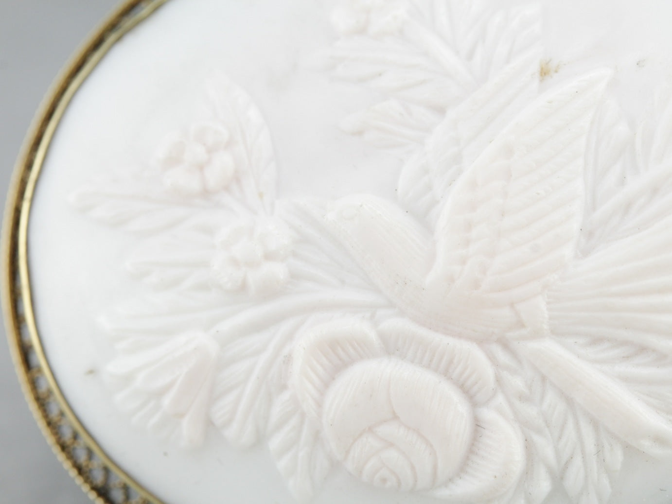 Exquisite Bird and Floral Bouquet Cameo Brooch