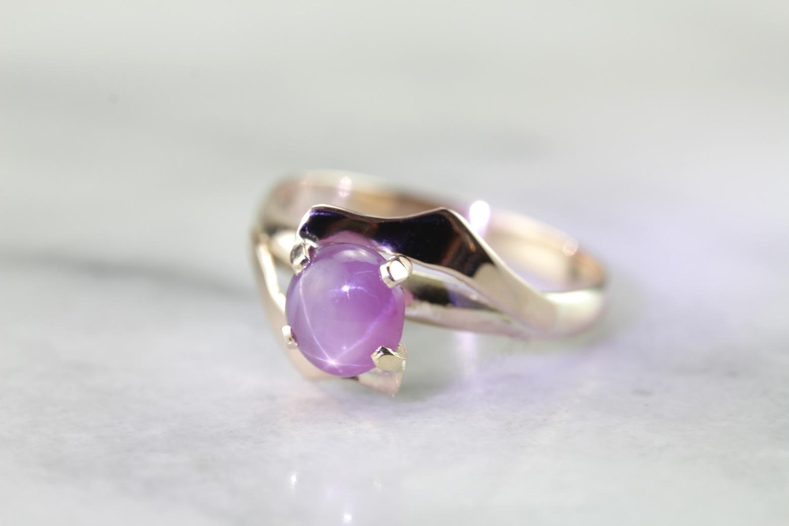 Orchid Bypass: Vintage Star Sapphire and Mod Era Gold Ladies Cocktail Ring