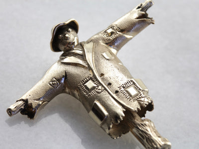 Sweet Scarecrow Brooch in Yellow Gold