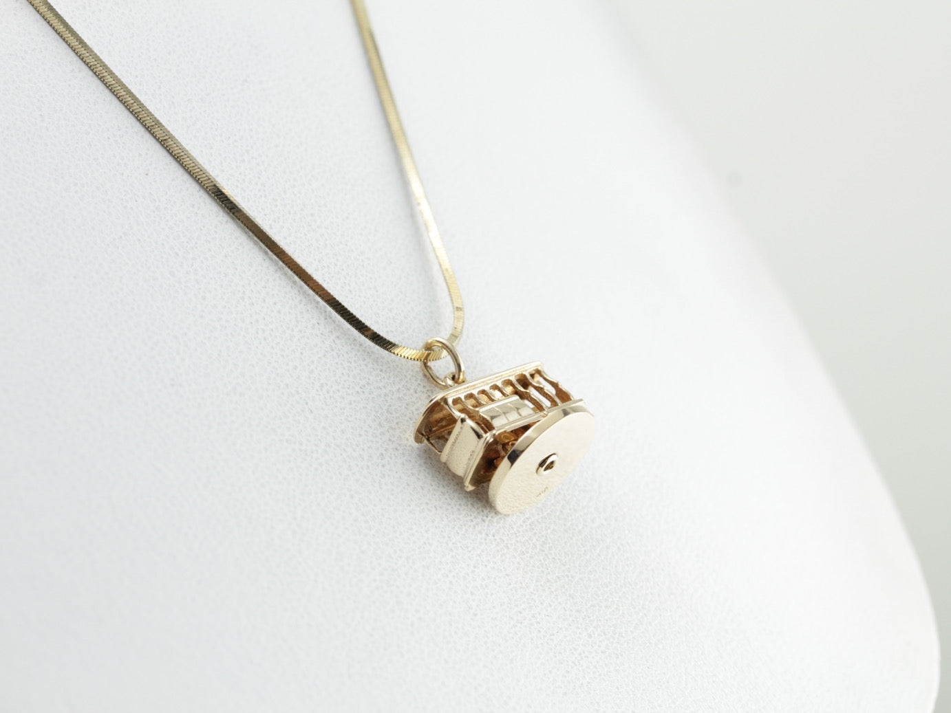 Realistic Trolley Charm with Spinning Base