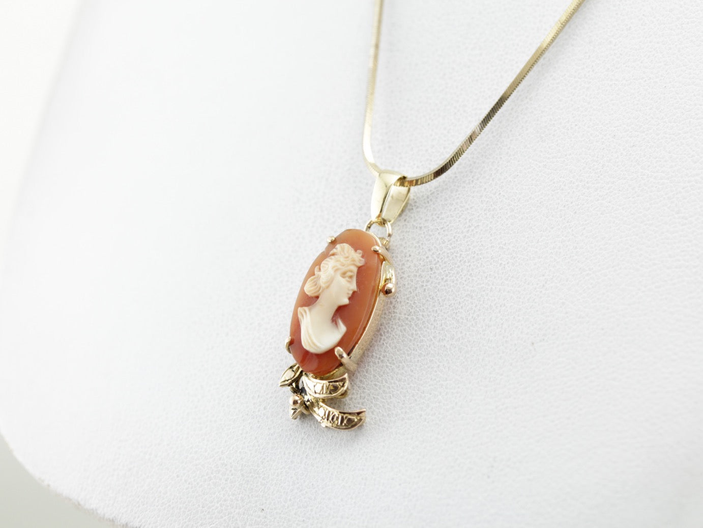 Vintage Shell Cameo Set in Handmade Yellow Gold Pendant