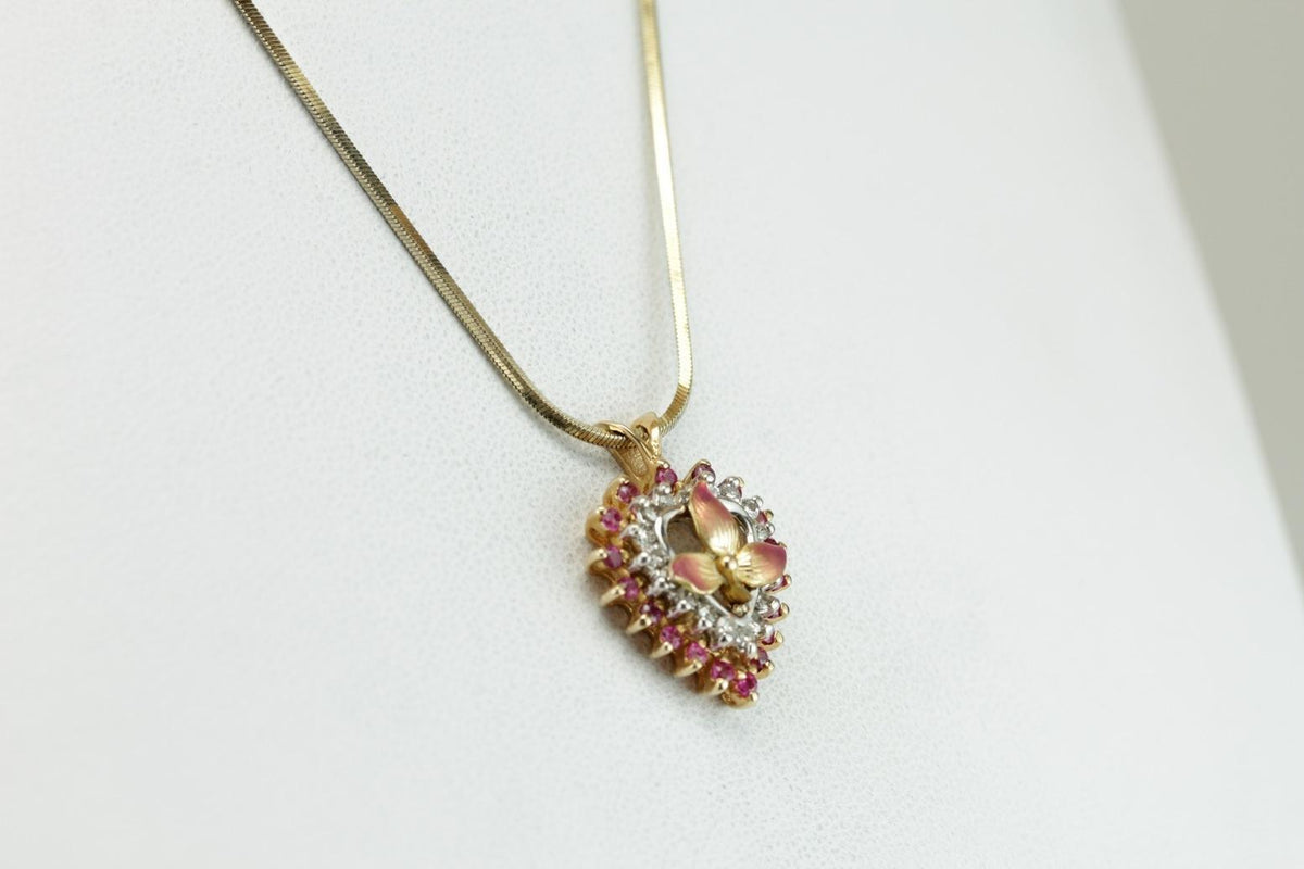 Unbelievable! Feminine and Colorful Pendant with Ruby, Diamond and Antique Enamel