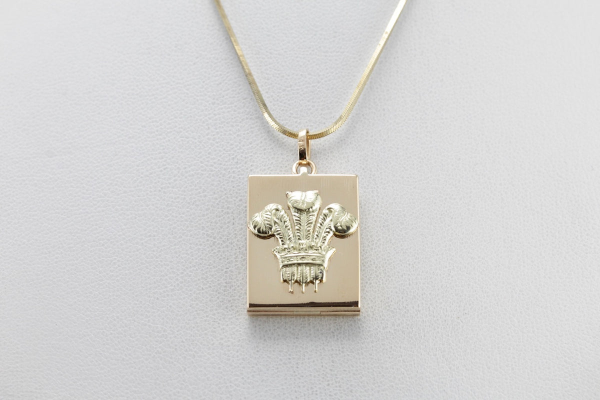 Locket for a Welsh Queen, Mixed Era Golden Locket