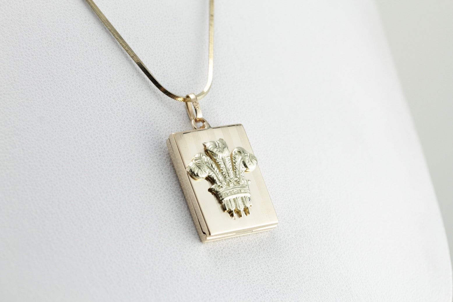 Locket for a Welsh Queen, Mixed Era Golden Locket