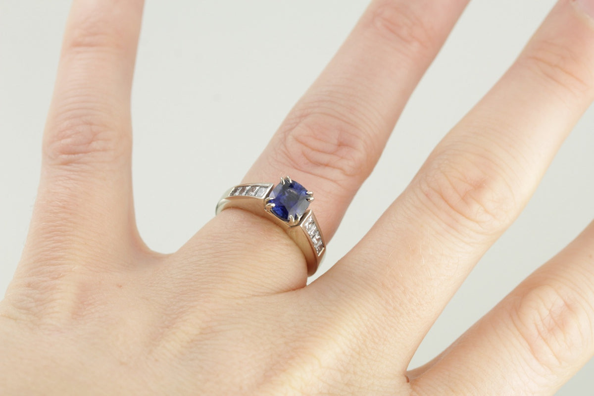 Contemporary Fine Midnight Blue Ceylon Sapphire of Excellent Quality,  Engagement Ring in Diamonds and White Gold