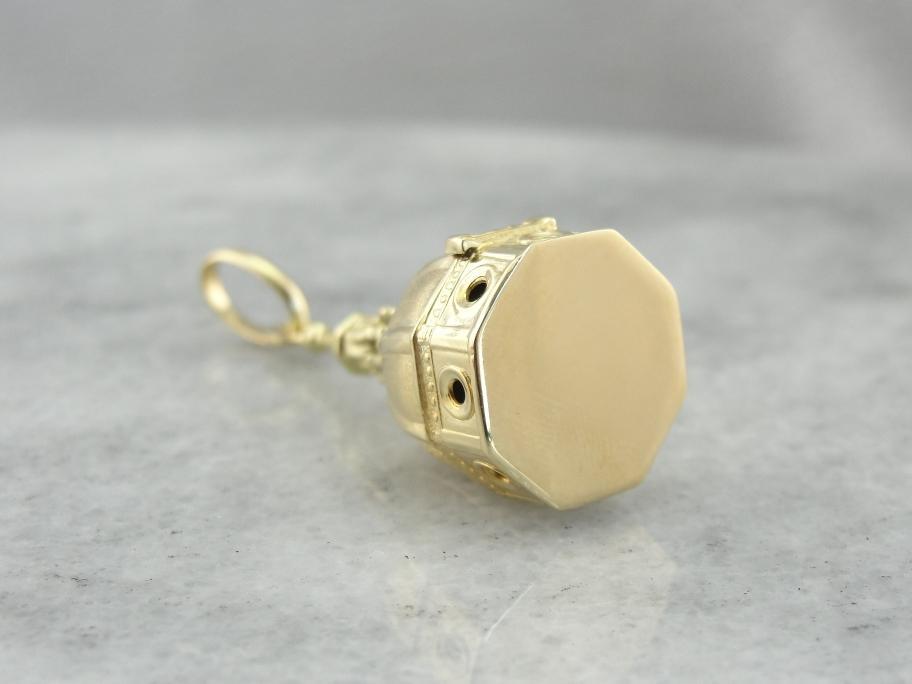 Vintage Vatican Pendant in 18K Yellow Gold