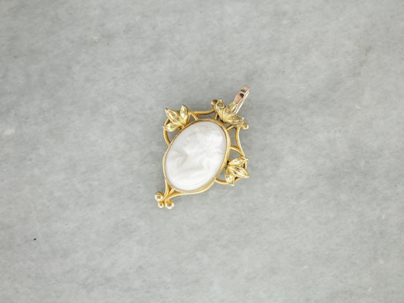 Art Nouveau Cameo Lavalier Pendant