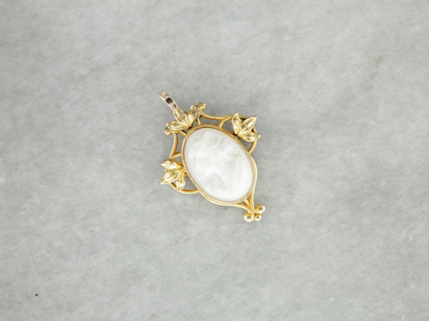 Art Nouveau Cameo Lavalier Pendant