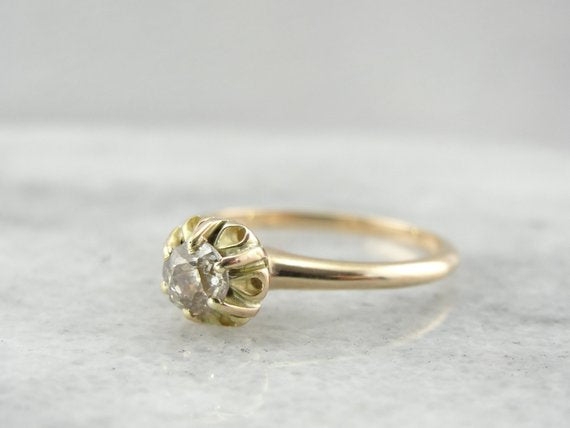 Anillo de compromiso antiguo con solitario de diamantes de talla mina antigua