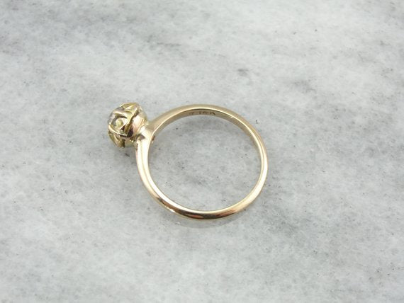 Anillo de compromiso antiguo con solitario de diamantes de talla mina antigua