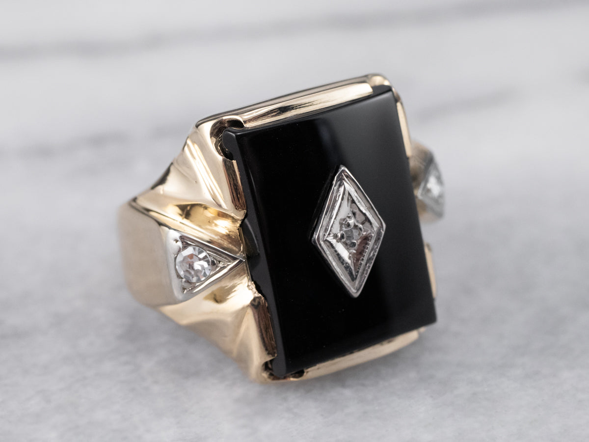 Black onyx ring for men in 18-karats gold