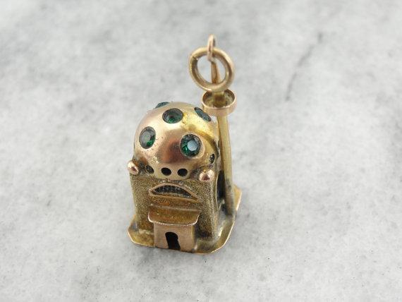 Exquisite Three Dimensional Mosque in Fine Gold Pendant